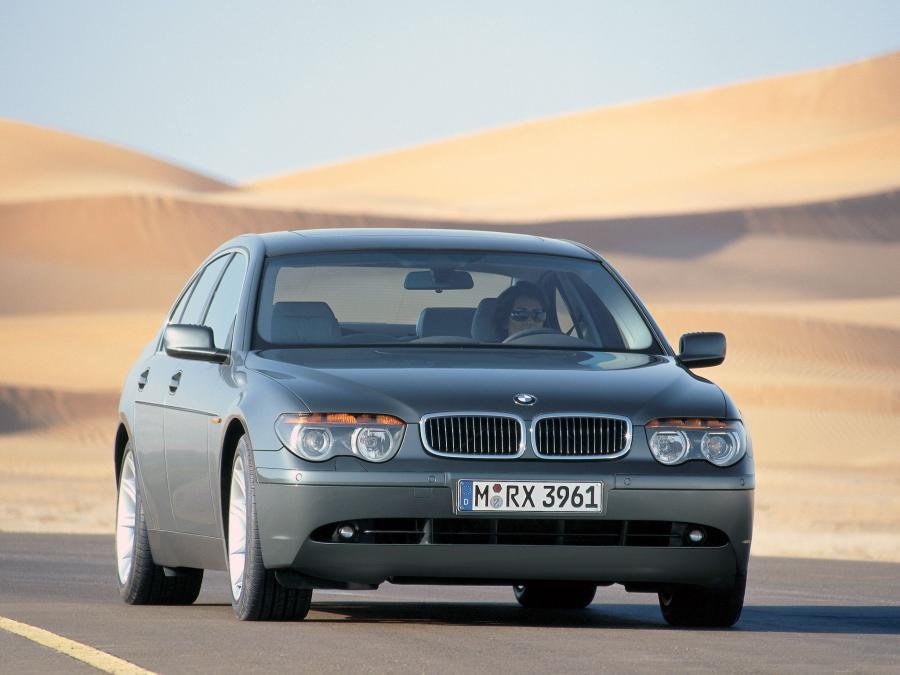  BMW 745i 2001 года  (фото 7 из 14)